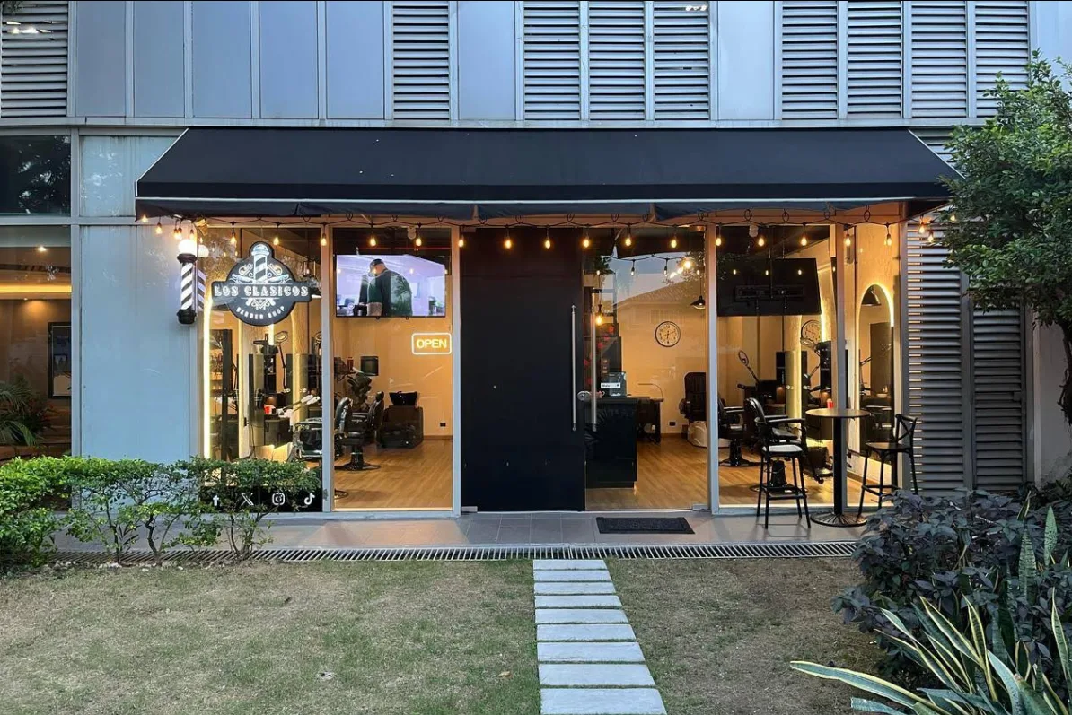 Fachada Los Clásicos